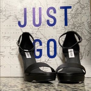 Steve Madden heels black, Size 6